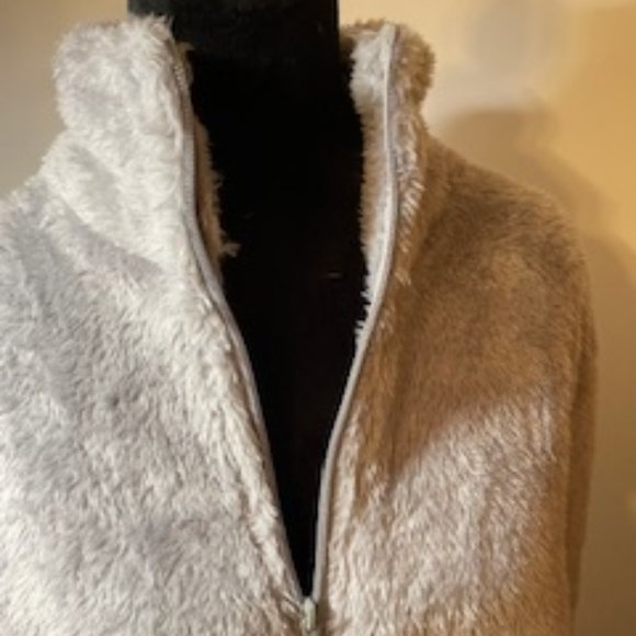 NWT, REAL ESSENTIALS SHERPA PULLOVER - Picture 2 of 6